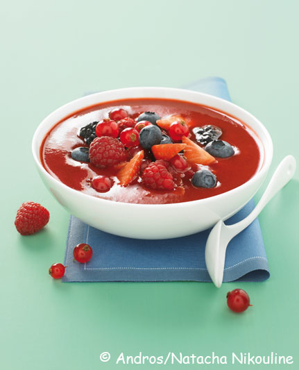 Photo de la recette : Gaspacho de fraises aux fruits rouges
