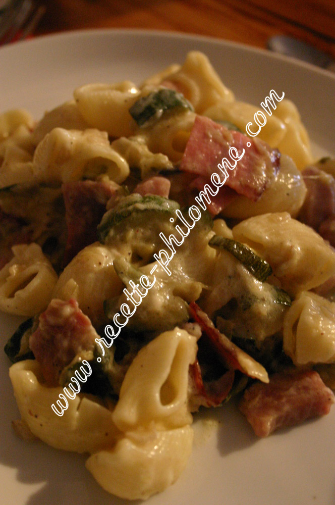 Photo de la recette : Macaronis au speck, parmesan et courgettes