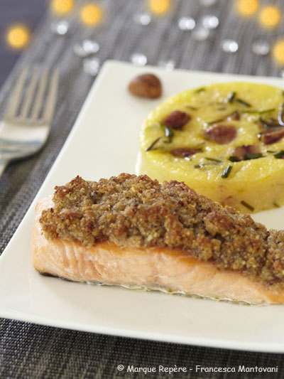Photo de la recette : Pavé de saumon en croûte de noisettes, polenta aux châtaignes et aux herbes
