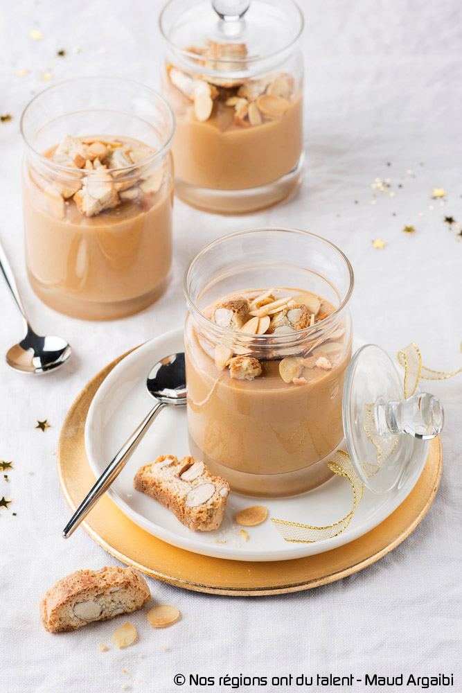 Photo de la recette : Petits pots de crème aux caramels d'isigny, toppings croquants